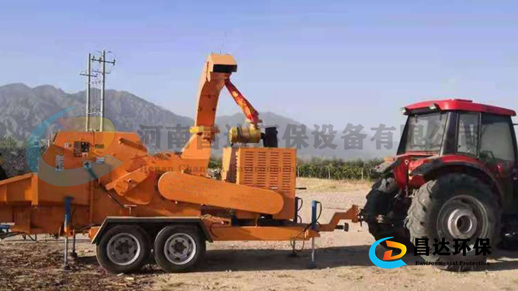 河南昌達(dá)HC-6175型大型樹枝破碎機(jī)北京客戶現(xiàn)場(chǎng)